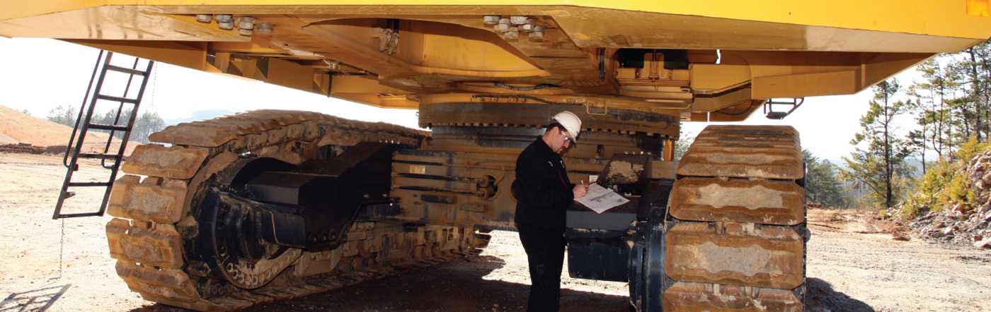 Servicing Komatsu equipment